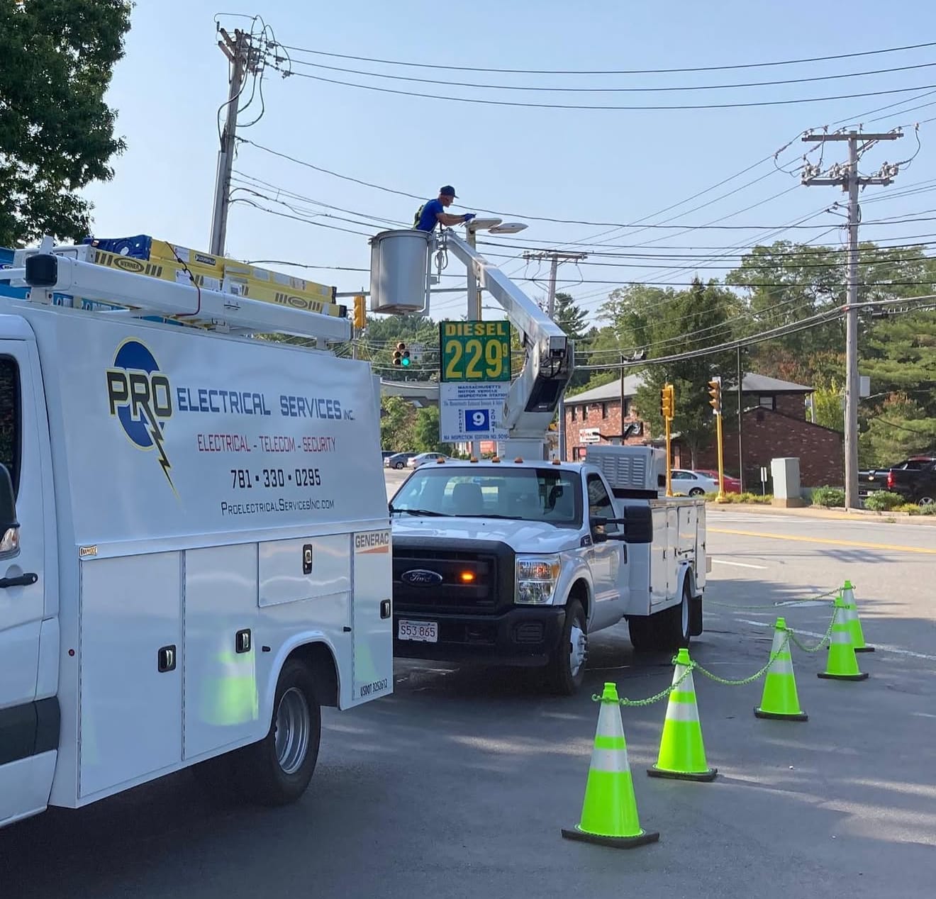 Bucket Truck Street Light Repair